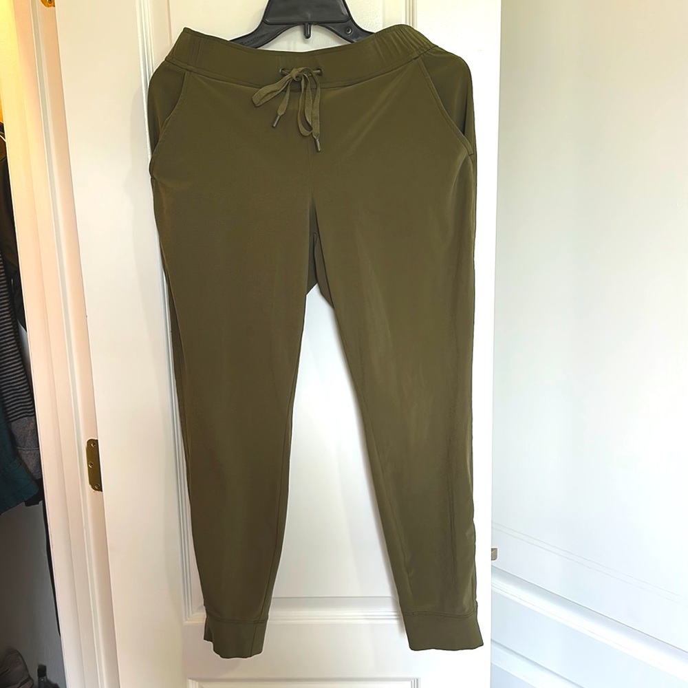 Eddie Bauer light weight joggers